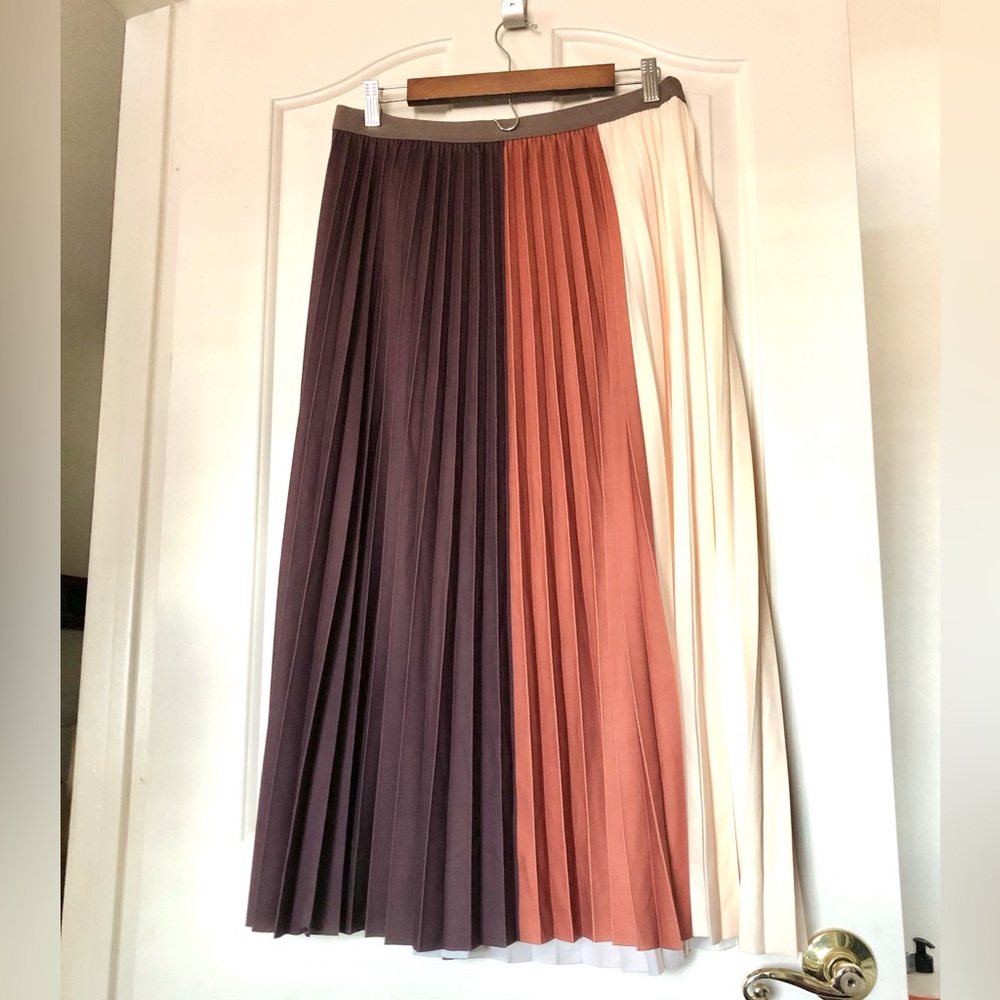 NWOT Commense Pleated Colorblock Skirt in Plum, Rust & Cream